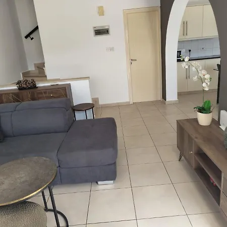 Дом отдыха Kato 2 Bedroom House - Tourist Location Пафос