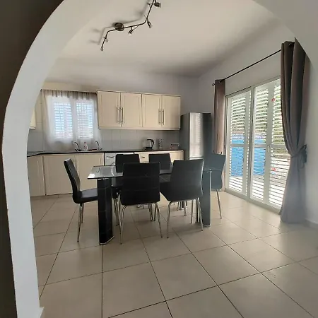 Kato 2 Bedroom House - Tourist Location Feriehus Paphos