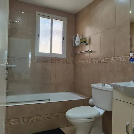 Kato 2 Bedroom House - Tourist Location *